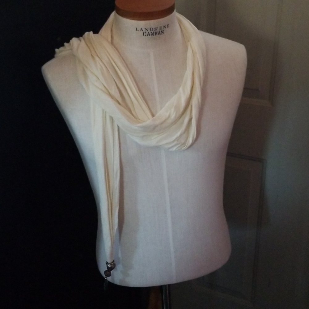 Brand new never used scarf.